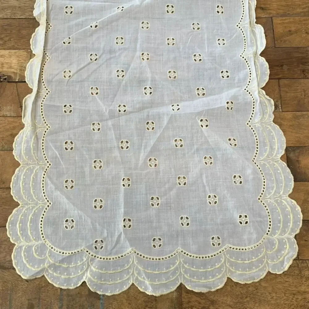 Vtg White Eyelet Lace Table Runner Embroidered 37